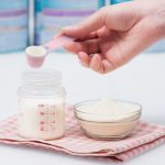 Selectarea laptelui praf adecvat pentru bebelușul tău